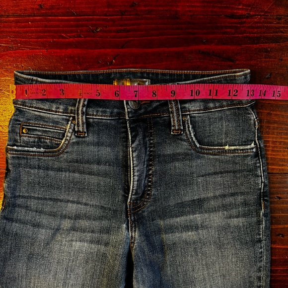 Kut from the Kloth Natalie Fab AB Bootcut. Size 00 - Picture 3 of 11